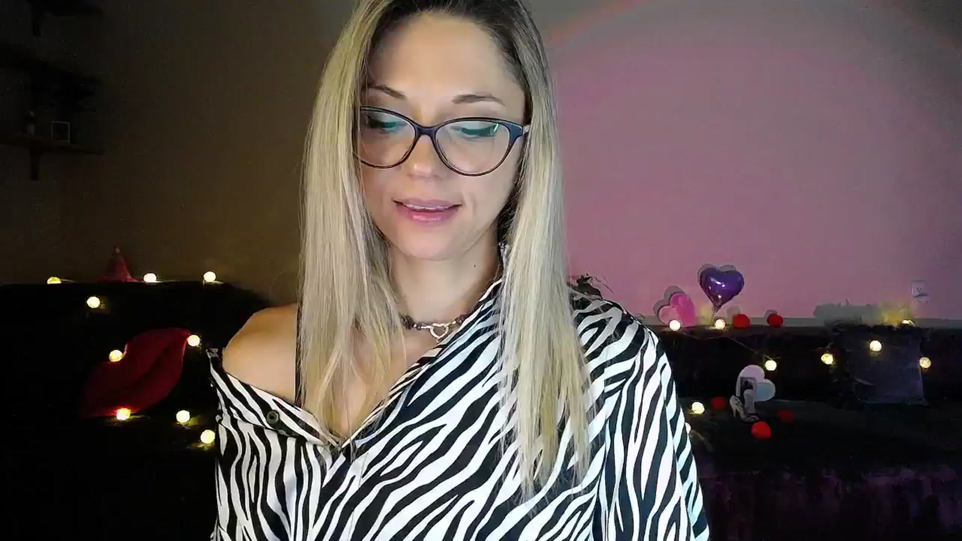 Gallery image thumbnail from Sunshine_alis's myfreecams stream on, 07/24/2025, 18:09 image 16 of 20