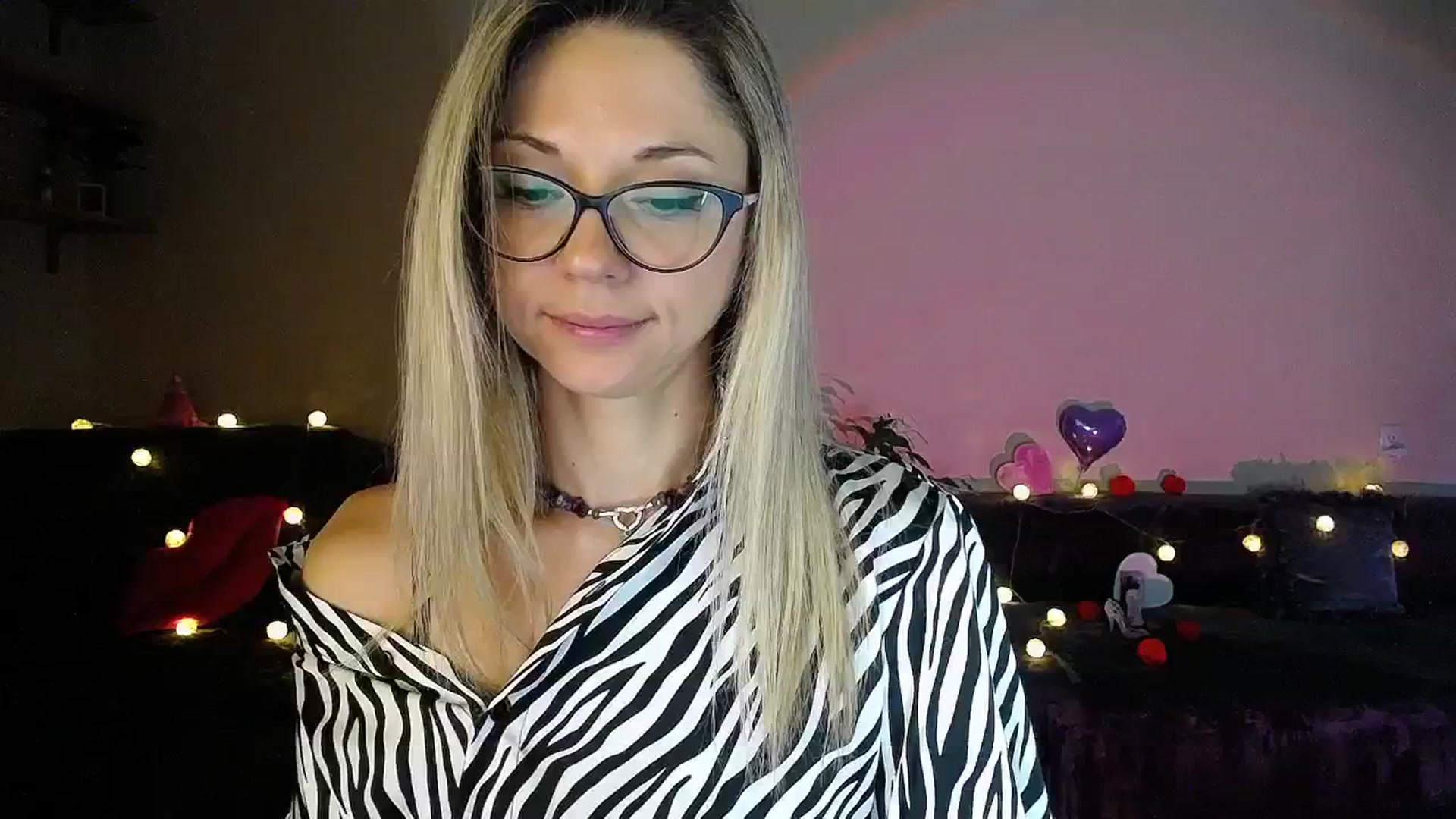 Gallery image thumbnail from Sunshine_alis's myfreecams stream on, 07/24/2025, 18:09 image 15 of 20
