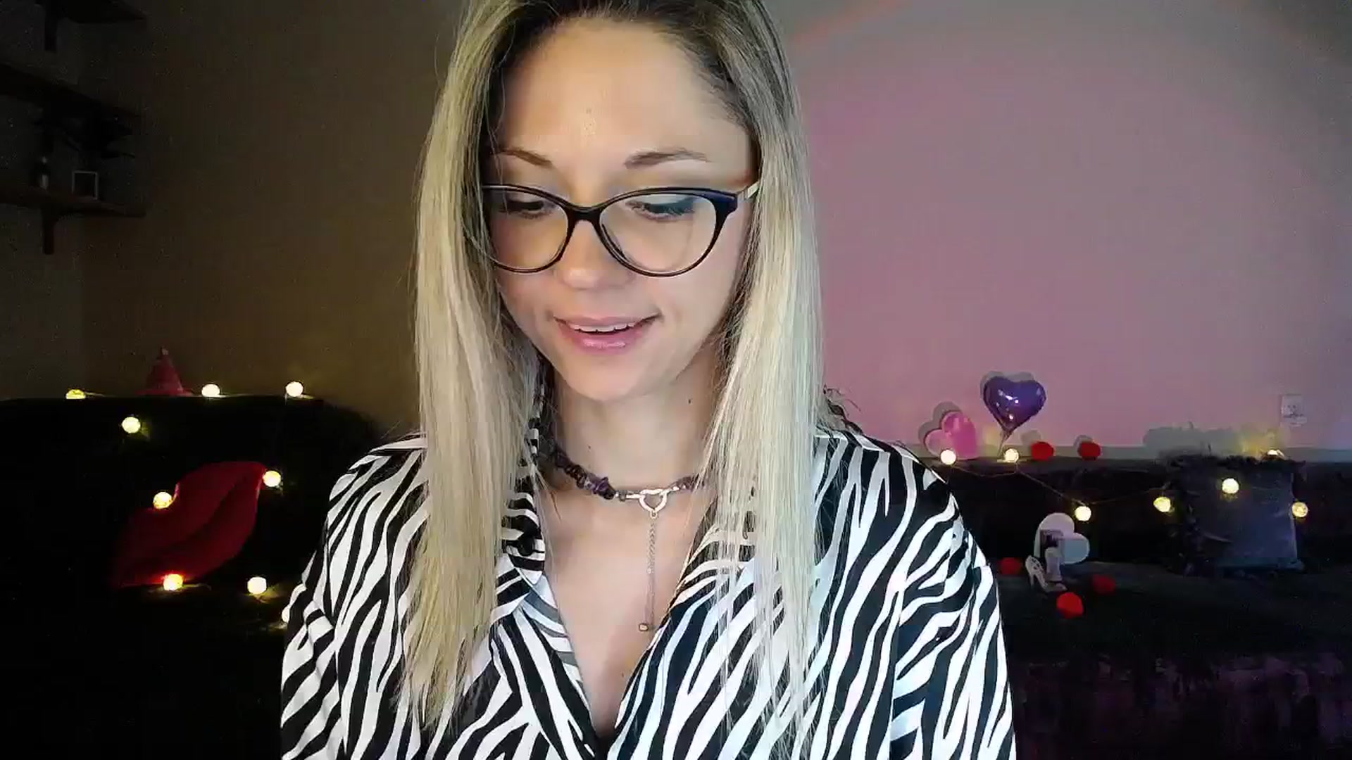 Gallery image thumbnail from Sunshine_alis's myfreecams stream on, 07/24/2025, 18:09 image 9 of 20