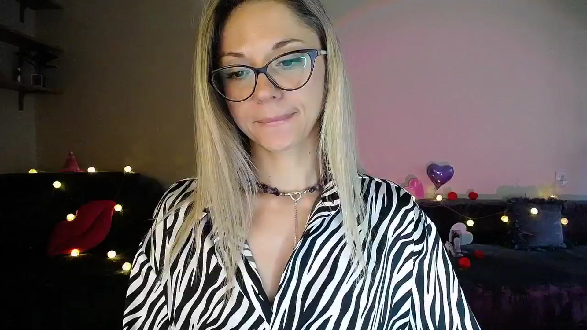 Gallery image thumbnail from Sunshine_alis's myfreecams stream on, 07/24/2025, 18:09 image 2 of 20