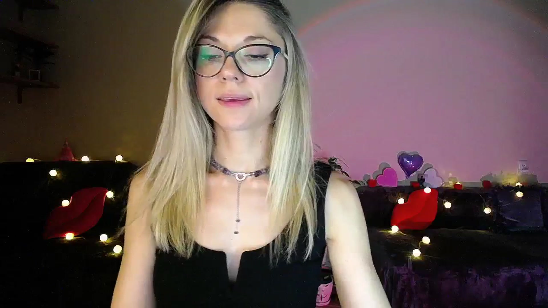 Gallery image thumbnail from Sunshine_alis's myfreecams stream on, 07/25/2025, 20:08 image 12 of 20