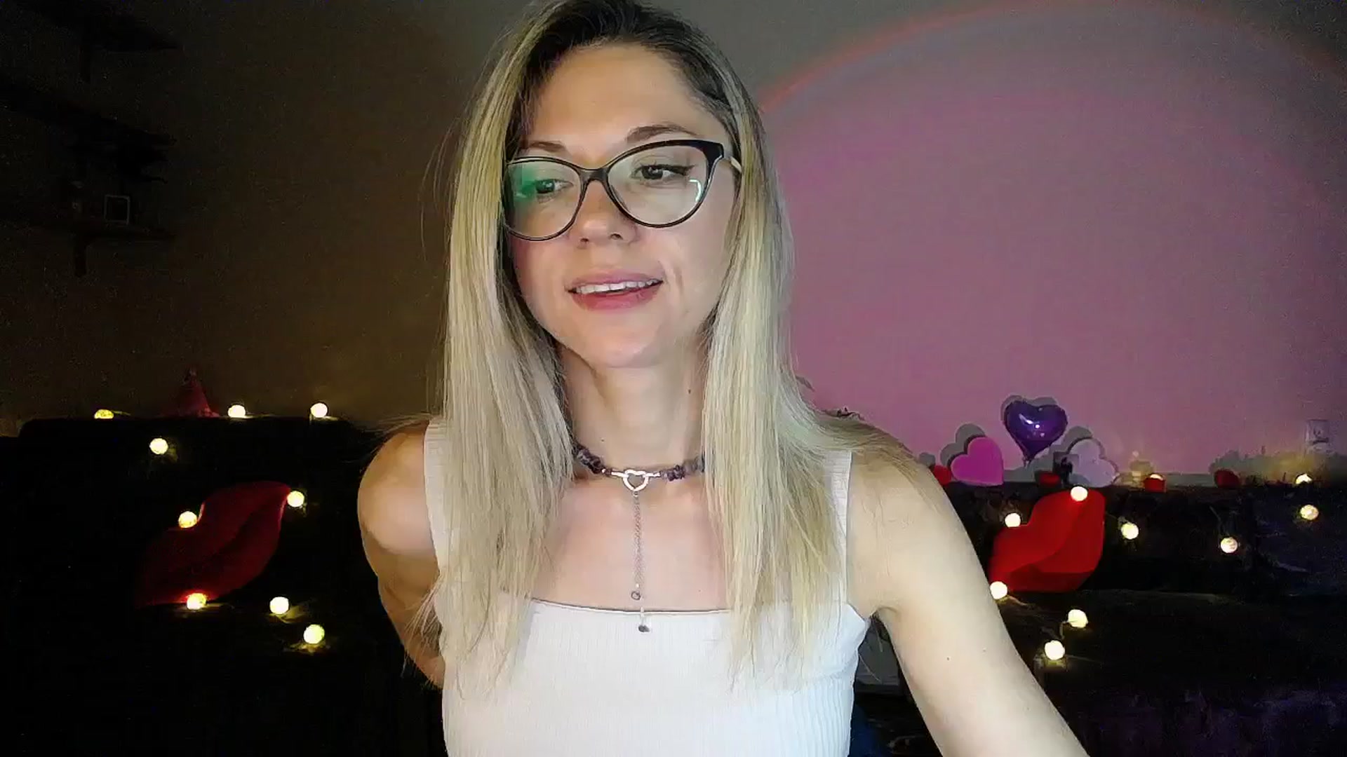 Gallery image thumbnail from Sunshine_alis's myfreecams stream on, 07/26/2025, 20:16 image 2 of 20