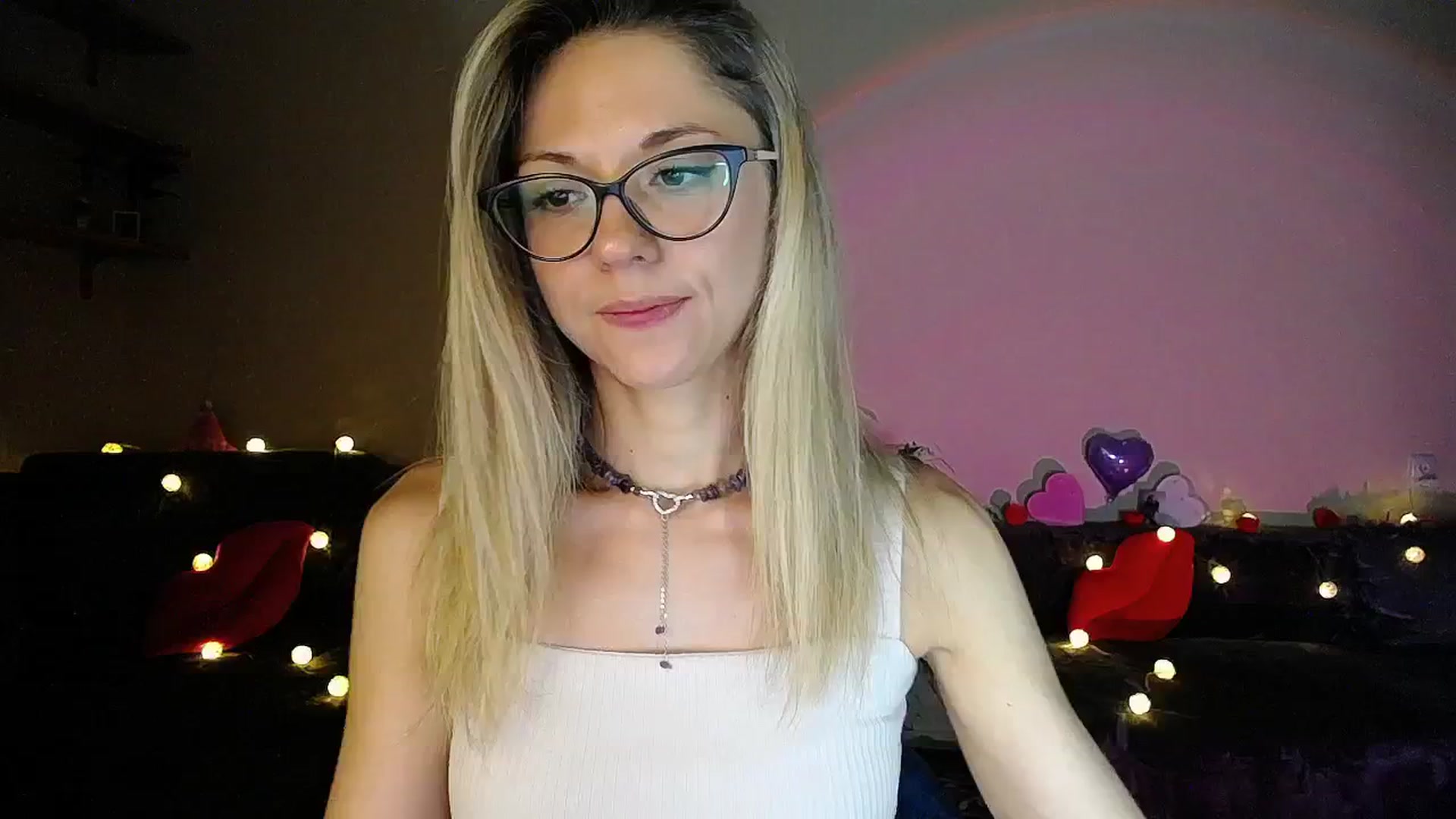 Gallery image thumbnail from Sunshine_alis's myfreecams stream on, 07/26/2025, 20:16 image 16 of 20