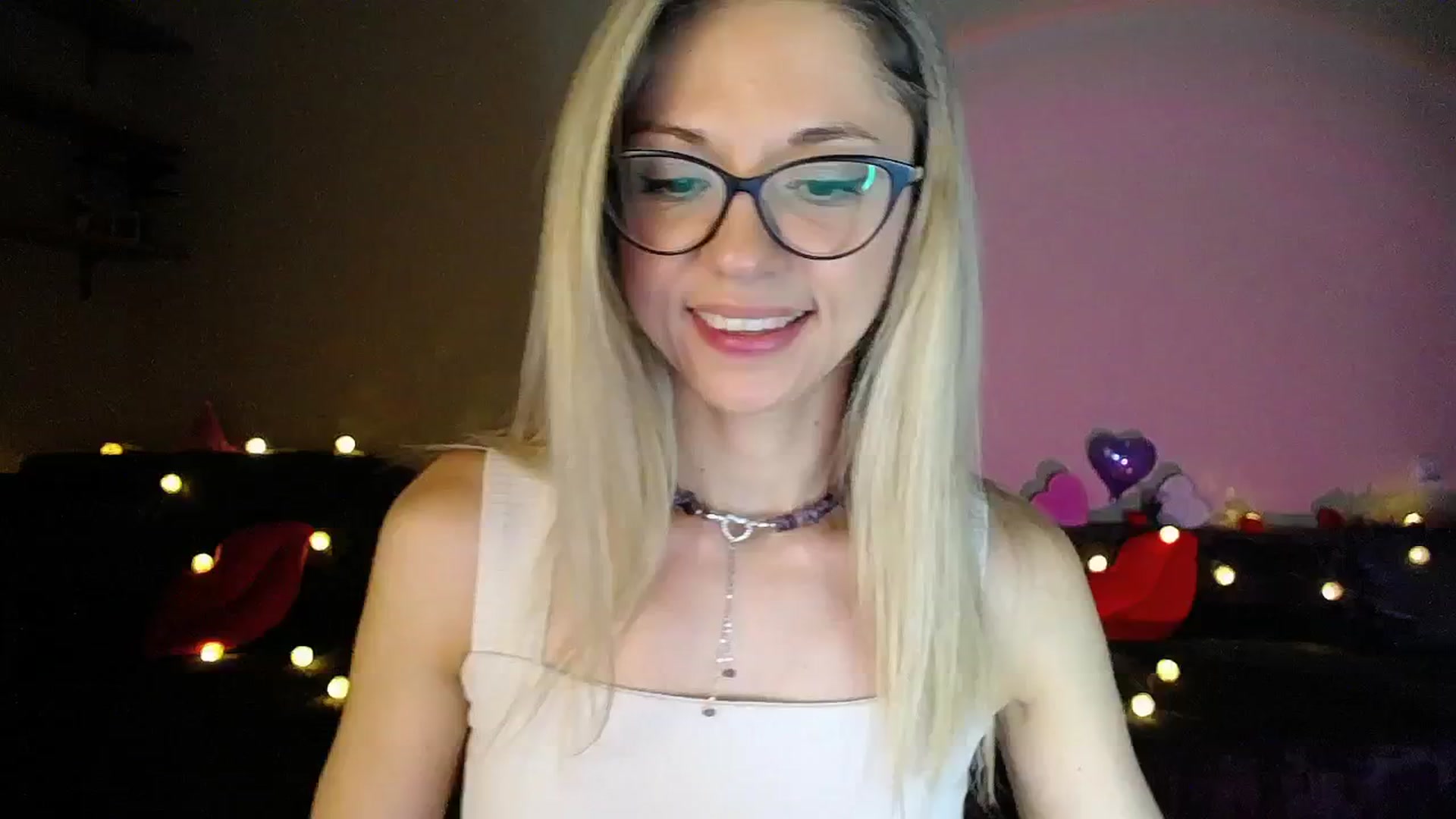 Gallery image thumbnail from Sunshine_alis's myfreecams stream on, 07/26/2025, 20:16 image 6 of 20