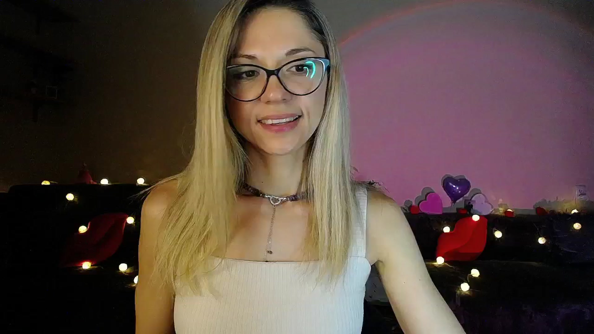 Gallery image thumbnail from Sunshine_alis's myfreecams stream on, 07/26/2025, 20:16 image 12 of 20