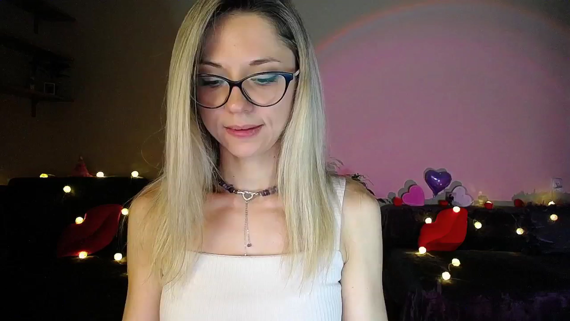 Gallery image thumbnail from Sunshine_alis's myfreecams stream on, 07/26/2025, 20:16 image 13 of 20