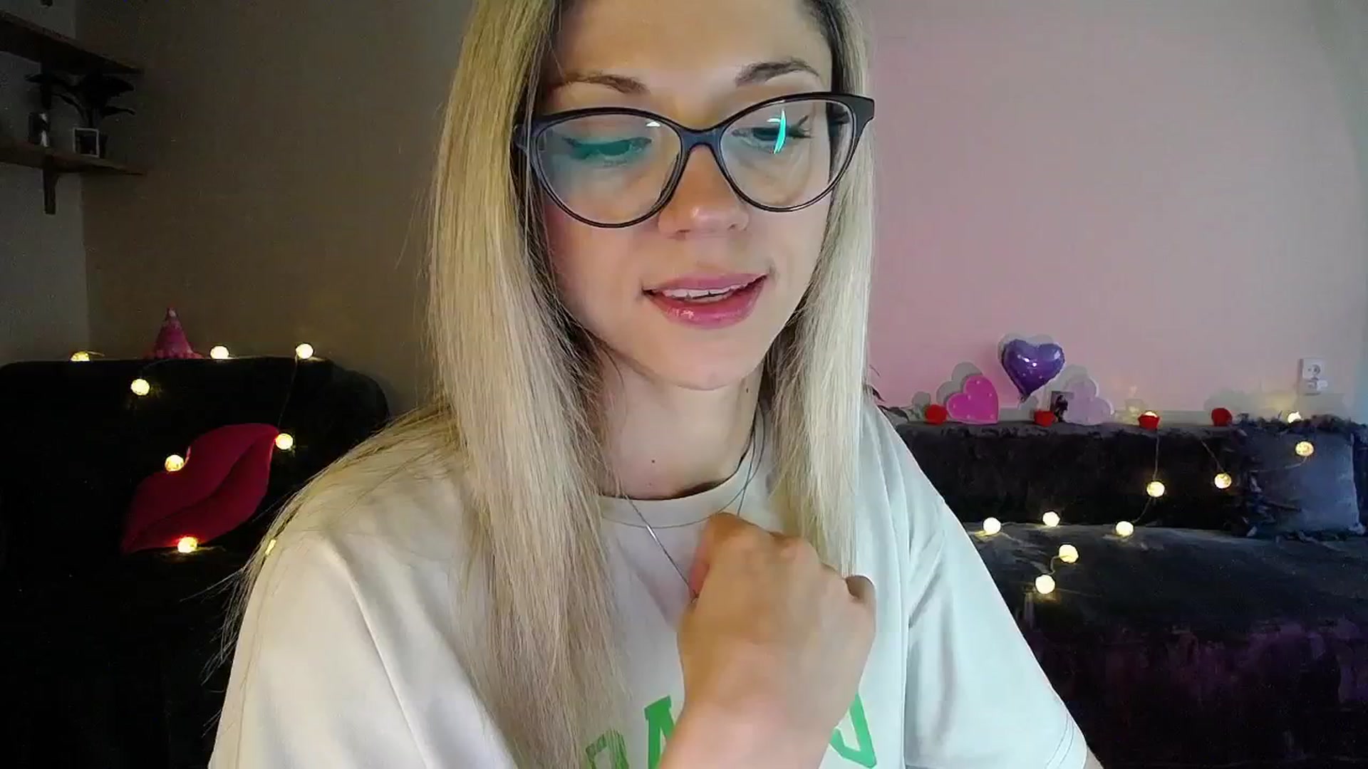 Gallery image thumbnail from Sunshine_alis's myfreecams stream on, 07/28/2025, 17:26 image 2 of 20