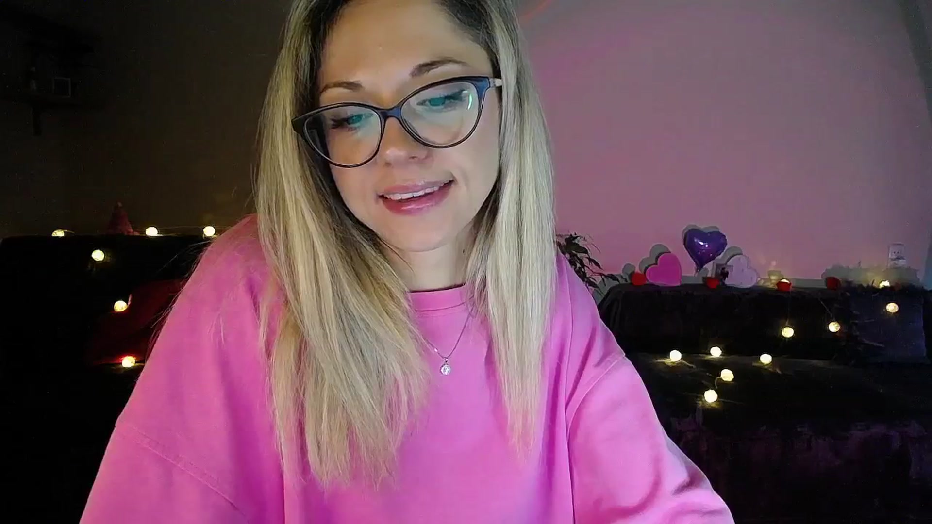 Gallery image thumbnail from Sunshine_alis's myfreecams stream on, 07/29/2025, 18:22 image 6 of 20