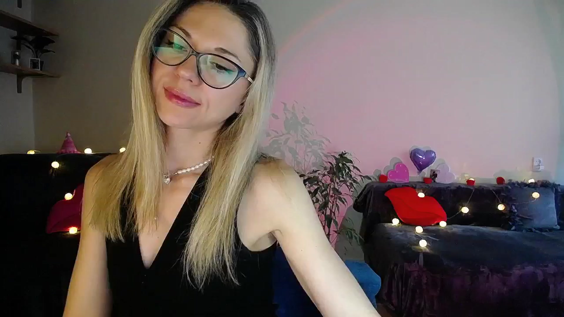 Gallery image thumbnail from Sunshine_alis's myfreecams stream on, 07/30/2025, 17:44 image 3 of 20