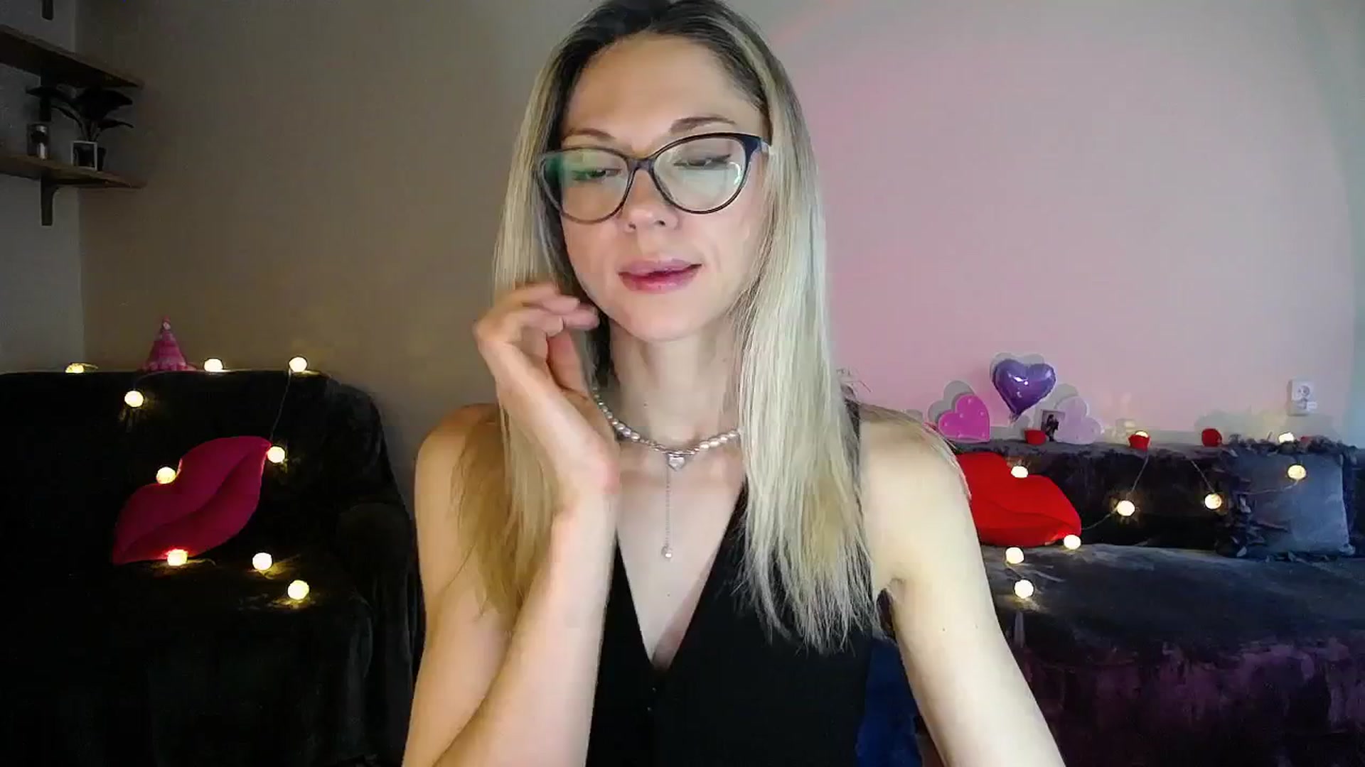 Gallery image thumbnail from Sunshine_alis's myfreecams stream on, 07/30/2025, 17:44 image 4 of 20