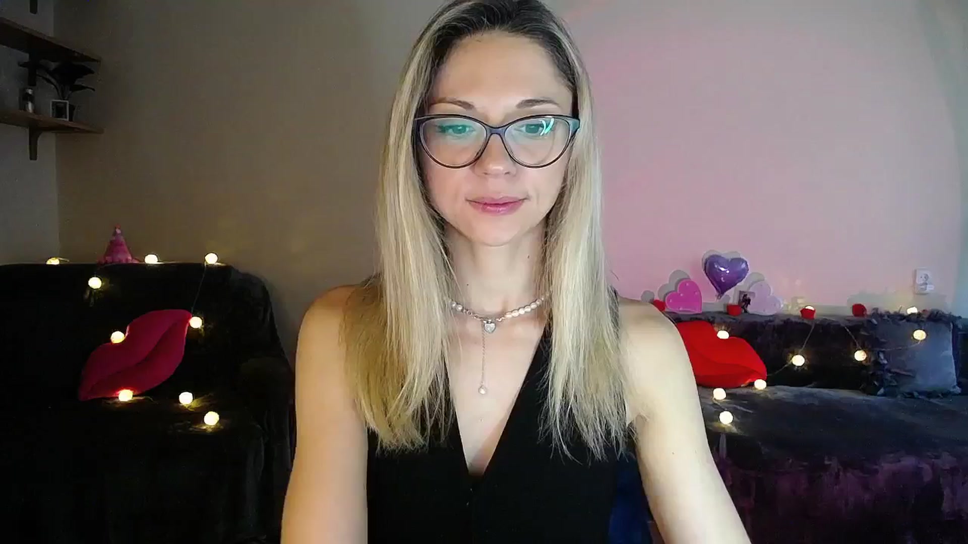 Gallery image thumbnail from Sunshine_alis's myfreecams stream on, 07/30/2025, 17:44 image 7 of 20