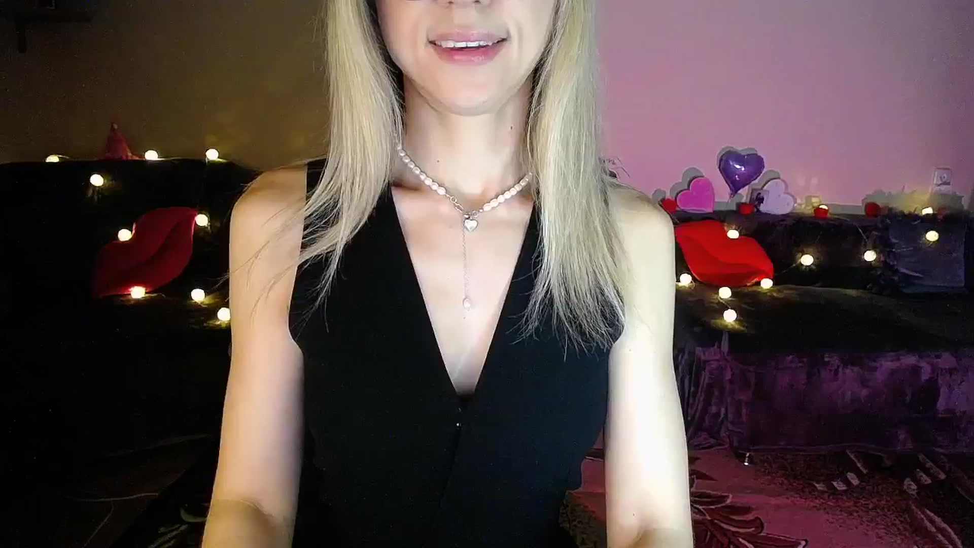 Gallery image thumbnail from Sunshine_alis's myfreecams stream on, 07/30/2025, 18:45 image 18 of 20