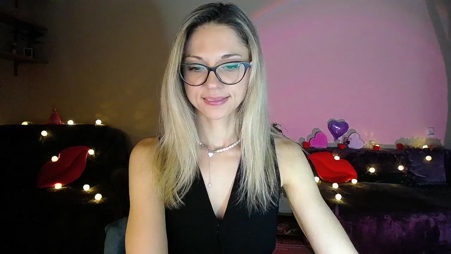 Gallery image thumbnail from Sunshine_alis's myfreecams stream on, 07/30/2025, 18:45 image 1 of 20