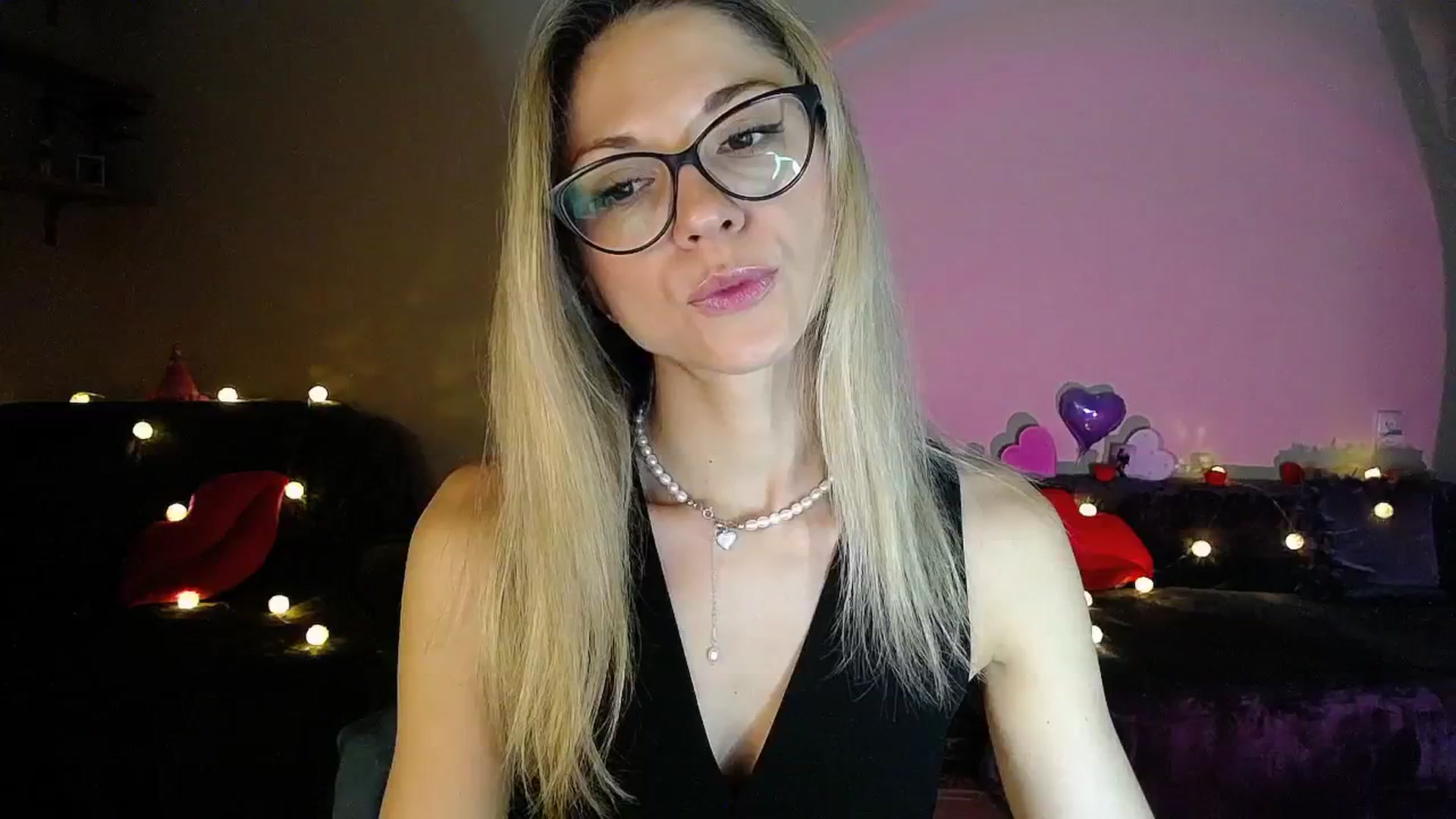 Gallery image thumbnail from Sunshine_alis's myfreecams stream on, 07/30/2025, 18:45 image 2 of 20