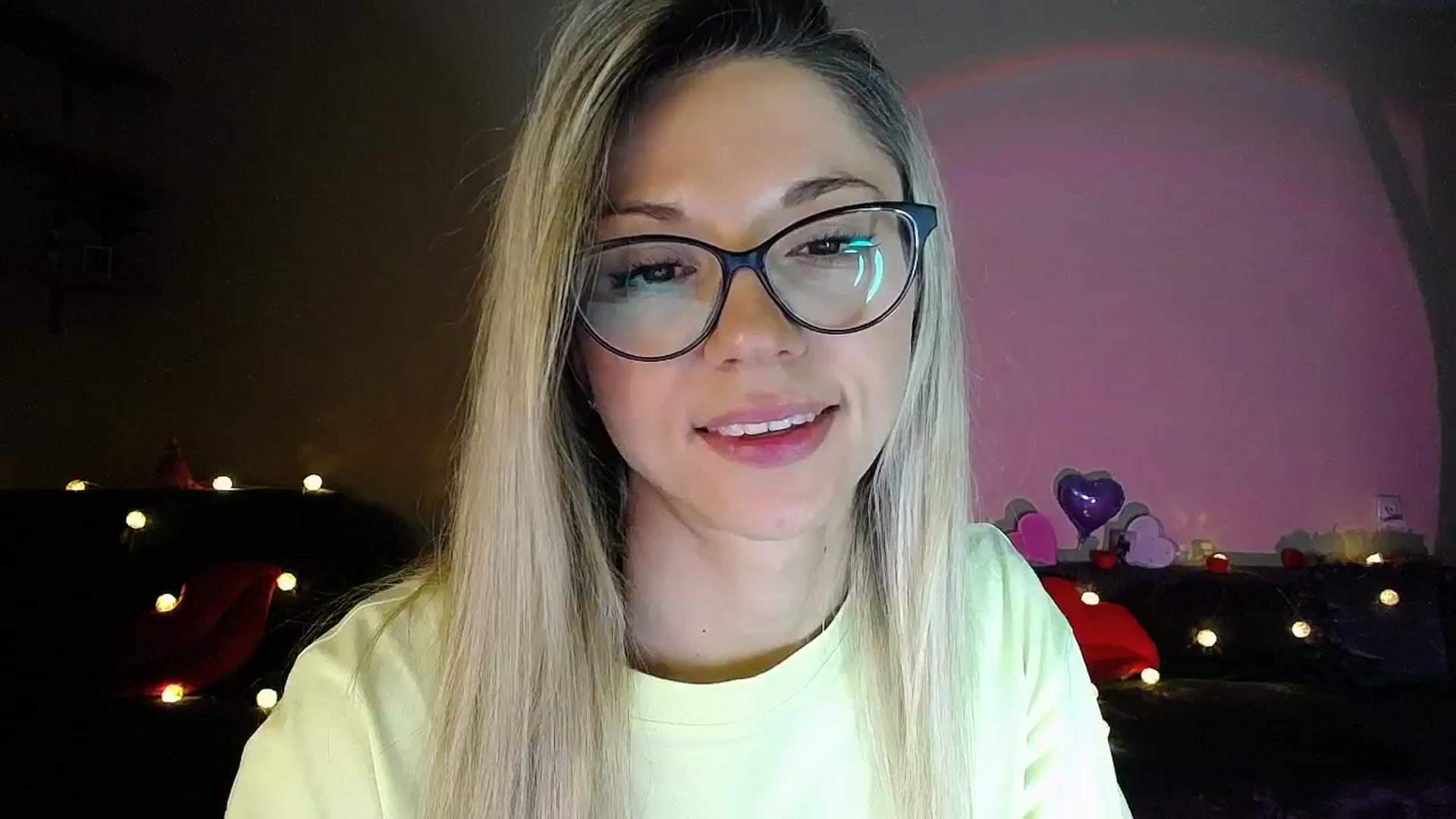 Gallery image thumbnail from Sunshine_alis's myfreecams stream on, 07/31/2025, 19:04 image 4 of 20