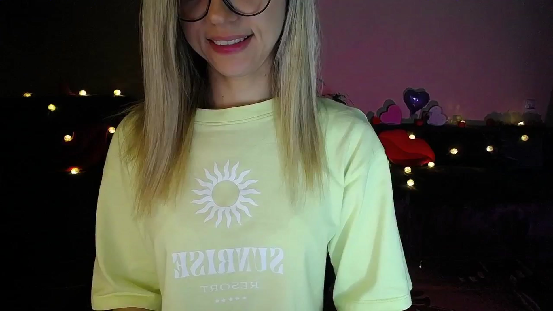 Gallery image thumbnail from Sunshine_alis's myfreecams stream on, 07/31/2025, 19:04 image 12 of 20