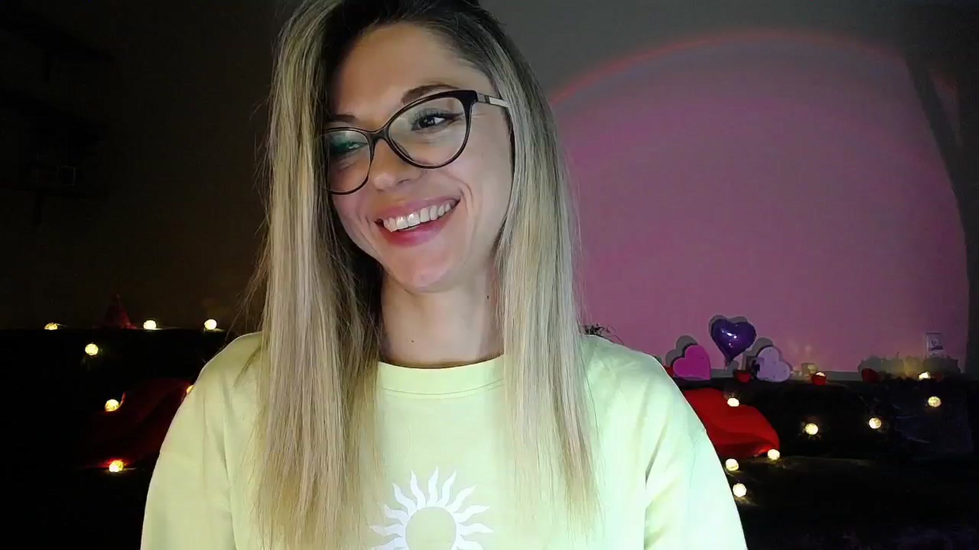 Gallery image thumbnail from Sunshine_alis's myfreecams stream on, 07/31/2025, 19:04 image 2 of 20