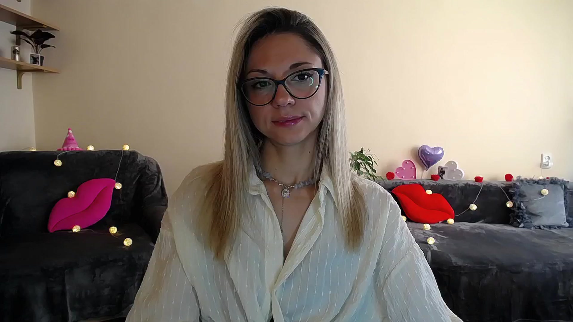 Gallery image thumbnail from Sunshine_alis's myfreecams stream on, 08/01/2025, 16:15 image 3 of 20