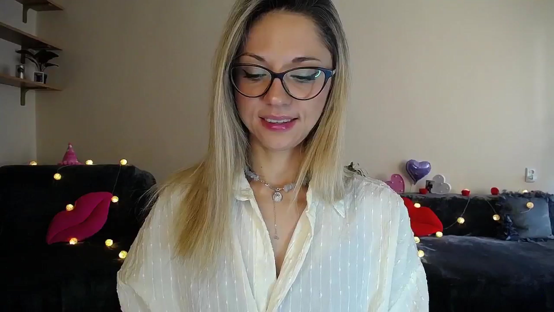 Gallery image thumbnail from Sunshine_alis's myfreecams stream on, 08/01/2025, 16:15 image 16 of 20