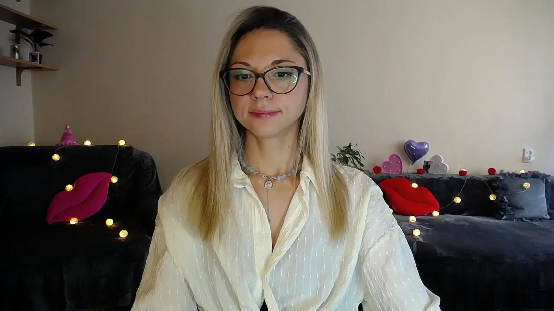 Gallery image thumbnail from Sunshine_alis's myfreecams stream on, 08/01/2025, 16:15 image 2 of 20