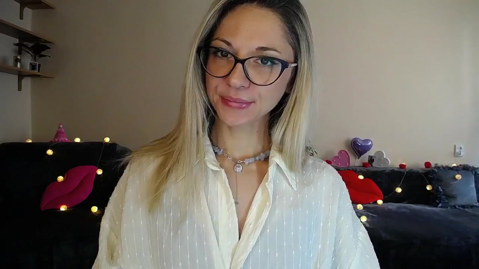 Gallery image thumbnail from Sunshine_alis's myfreecams stream on, 08/01/2025, 16:15 image 17 of 20