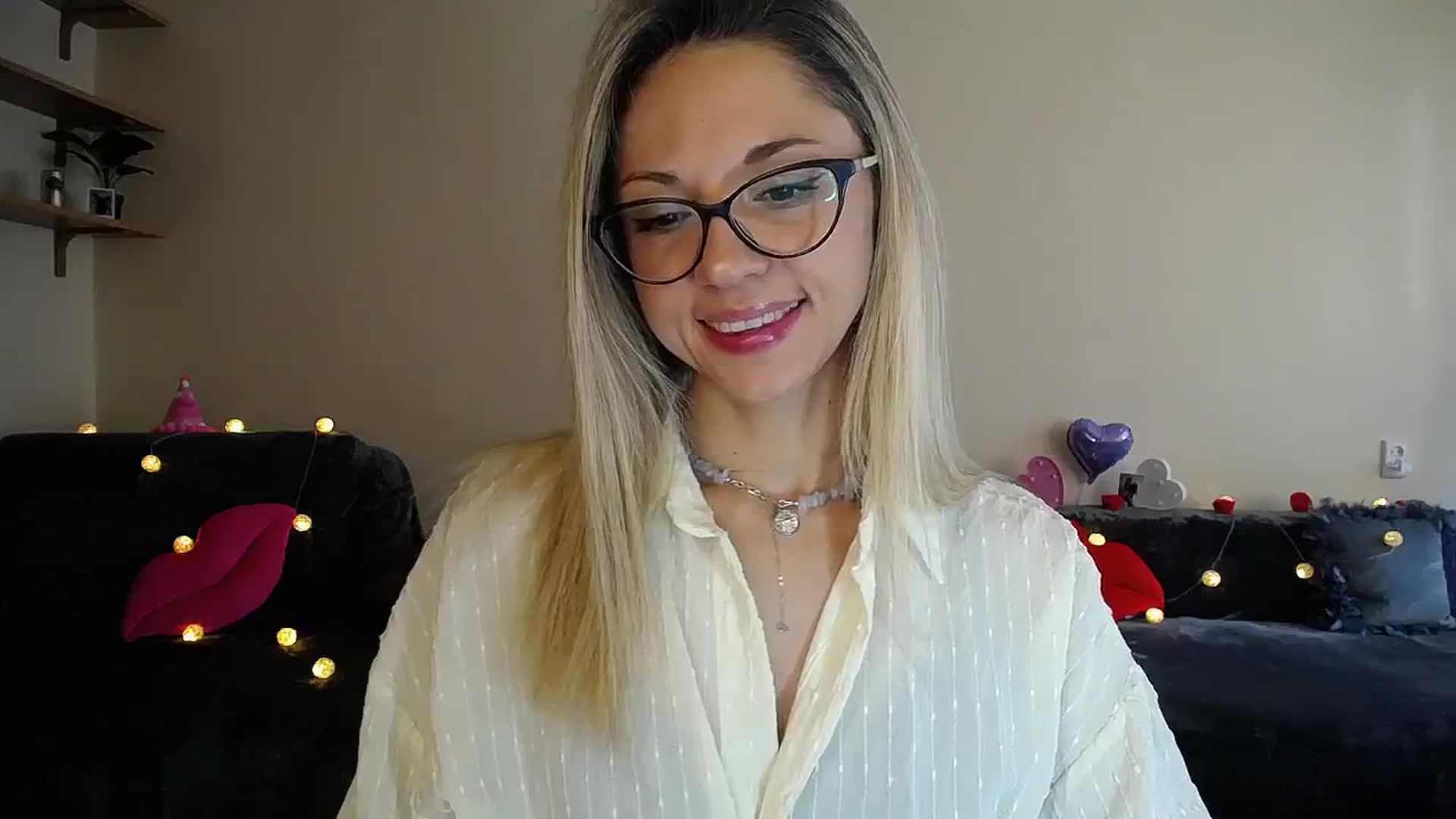 Gallery image thumbnail from Sunshine_alis's myfreecams stream on, 08/01/2025, 16:15 image 18 of 20