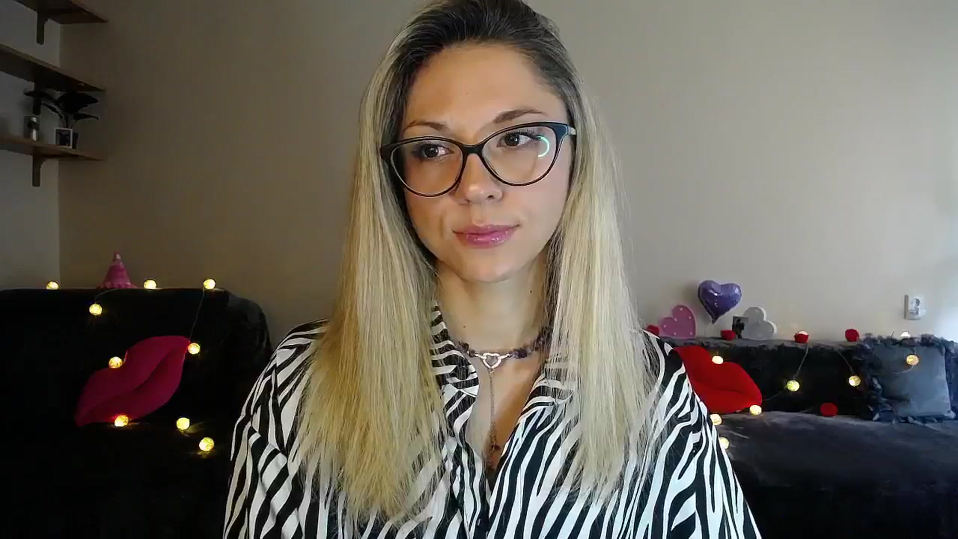 Gallery image thumbnail from Sunshine_alis's myfreecams stream on, 08/04/2025, 15:22 image 2 of 20