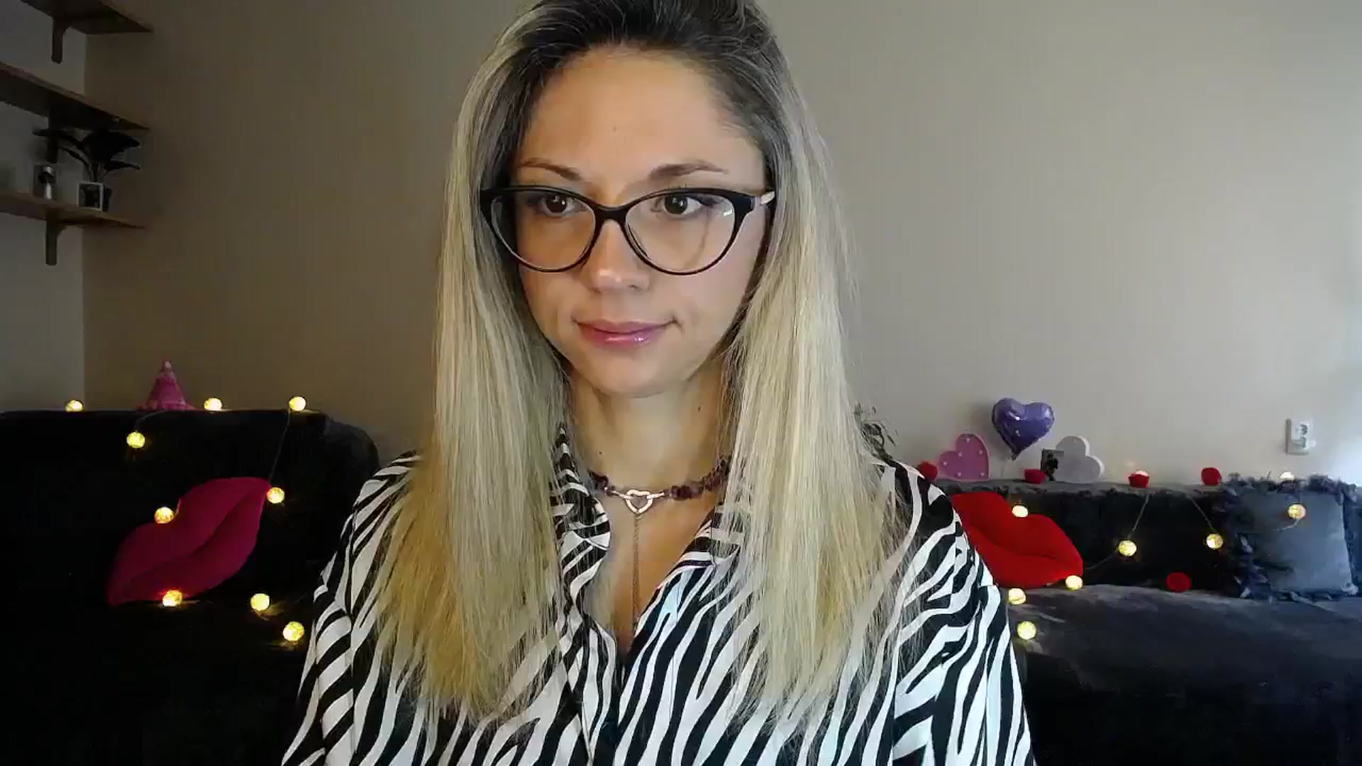 Gallery image thumbnail from Sunshine_alis's myfreecams stream on, 08/04/2025, 15:22 image 1 of 20