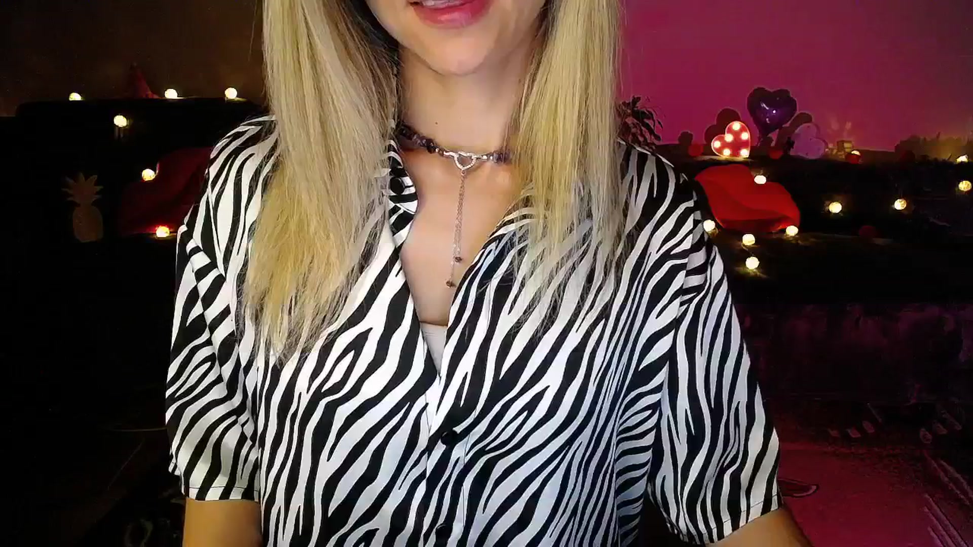Gallery image thumbnail from Sunshine_alis's myfreecams stream on, 08/04/2025, 18:53 image 18 of 20