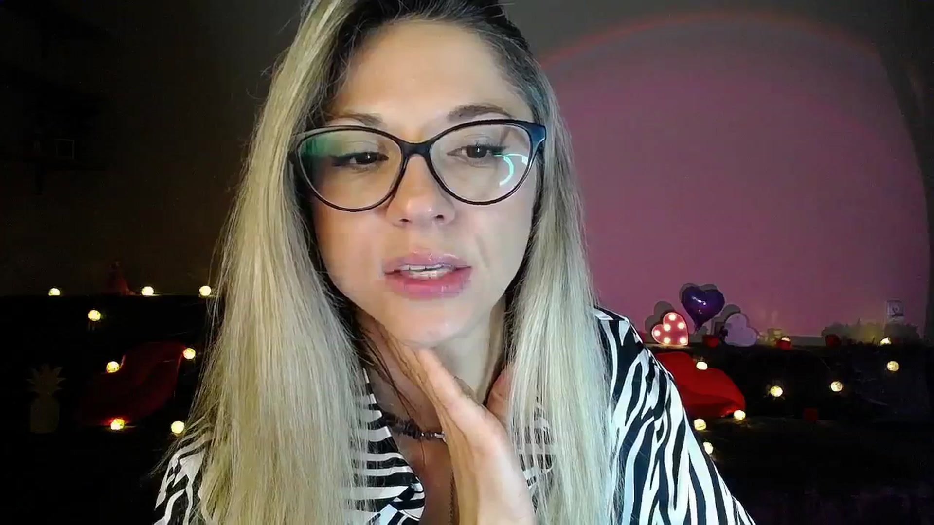 Gallery image thumbnail from Sunshine_alis's myfreecams stream on, 08/04/2025, 18:53 image 10 of 20