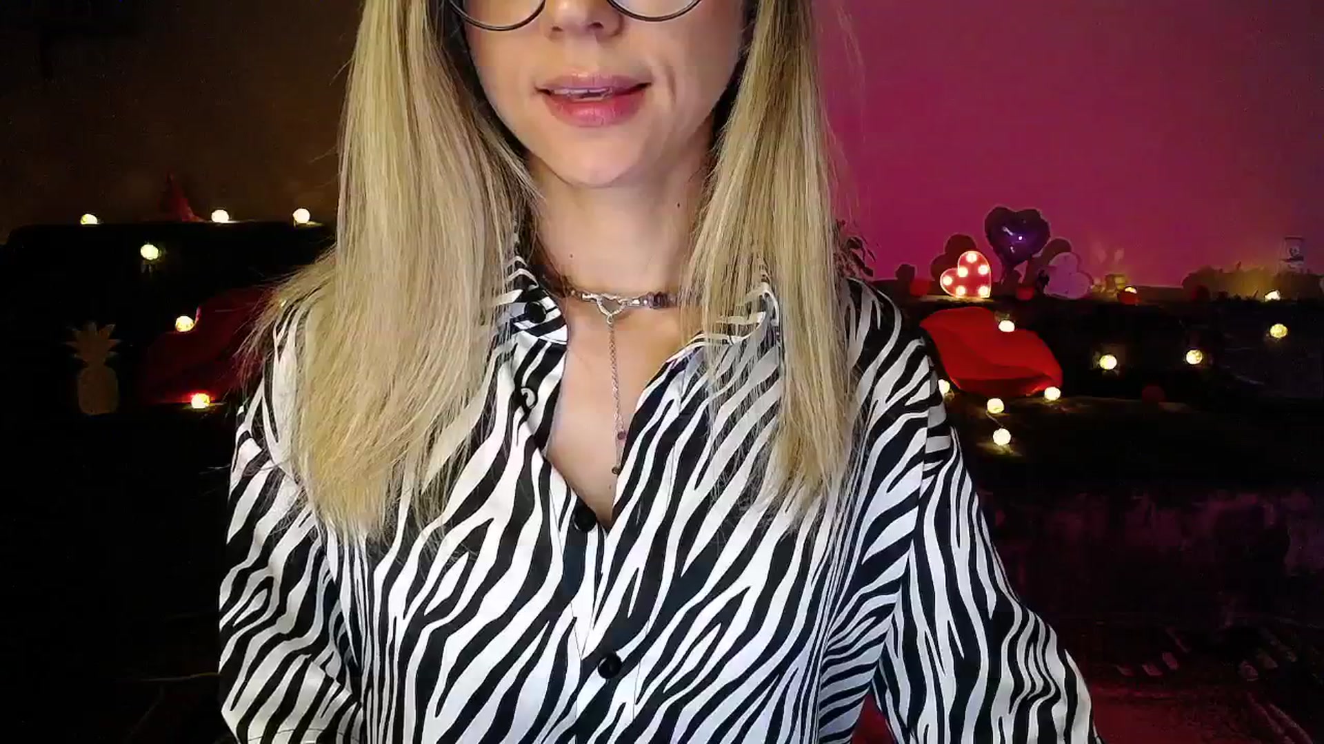 Gallery image thumbnail from Sunshine_alis's myfreecams stream on, 08/04/2025, 18:53 image 14 of 20