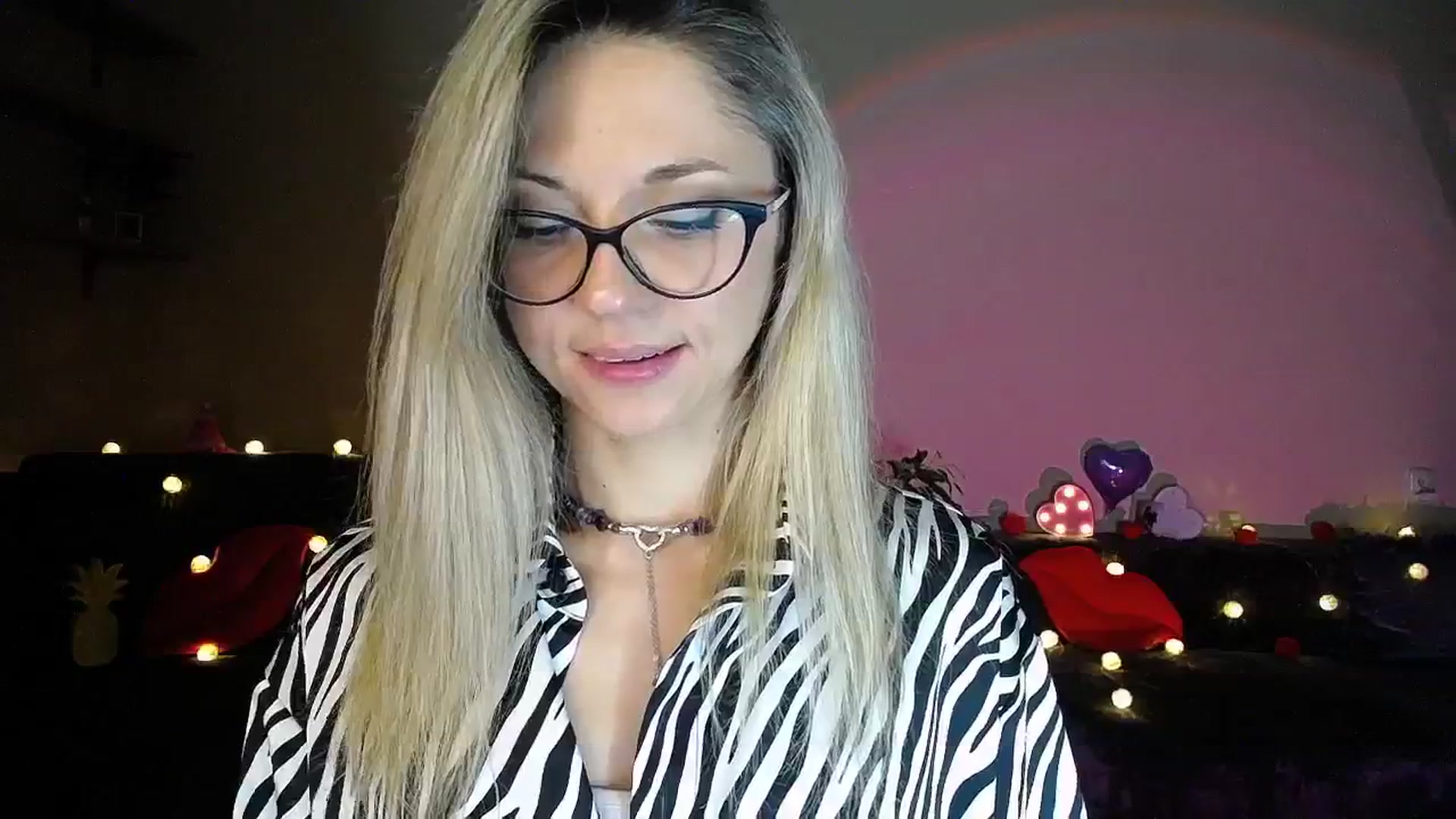 Gallery image thumbnail from Sunshine_alis's myfreecams stream on, 08/04/2025, 18:53 image 20 of 20