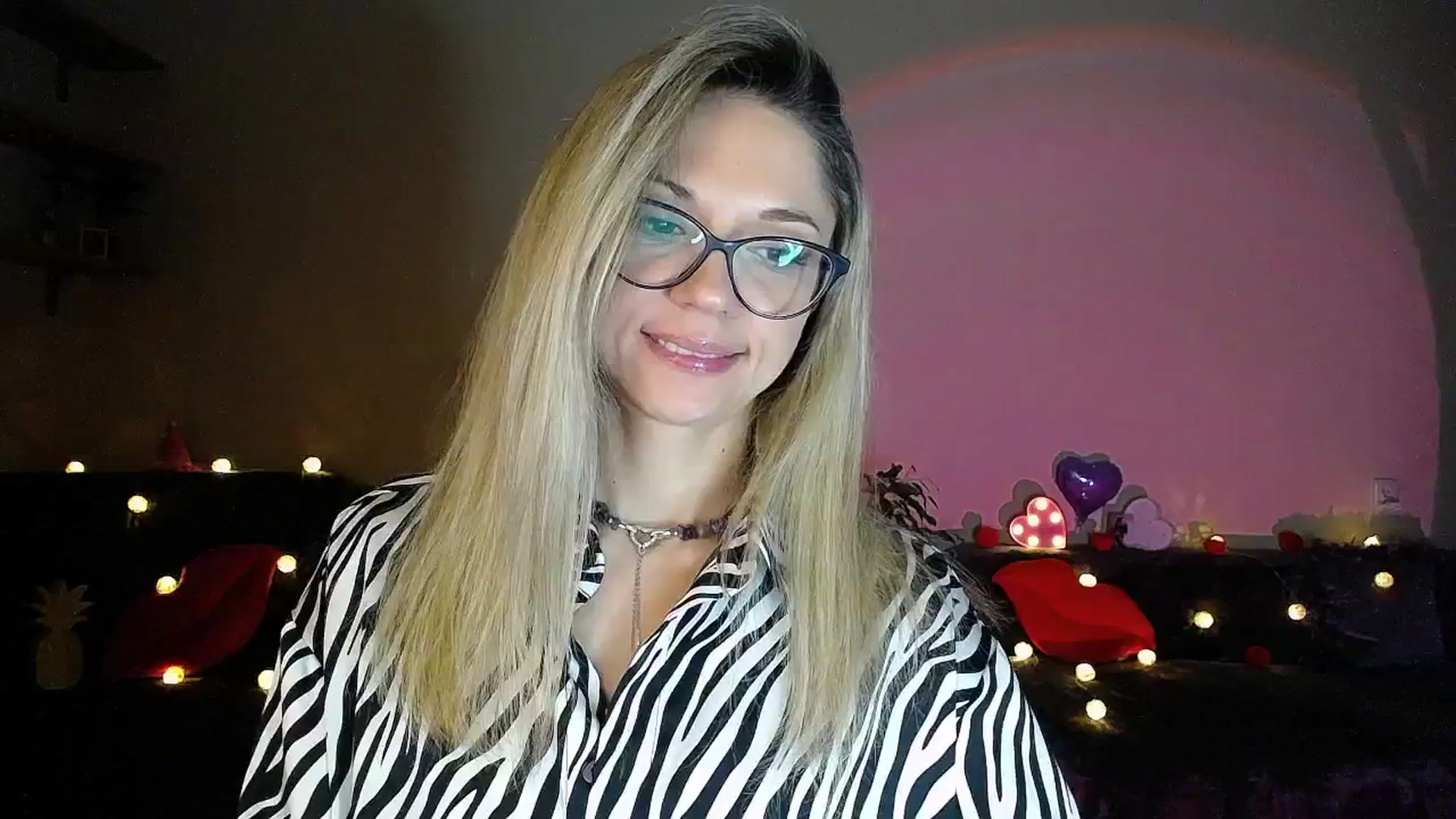 Gallery image thumbnail from Sunshine_alis's myfreecams stream on, 08/04/2025, 18:53 image 2 of 20
