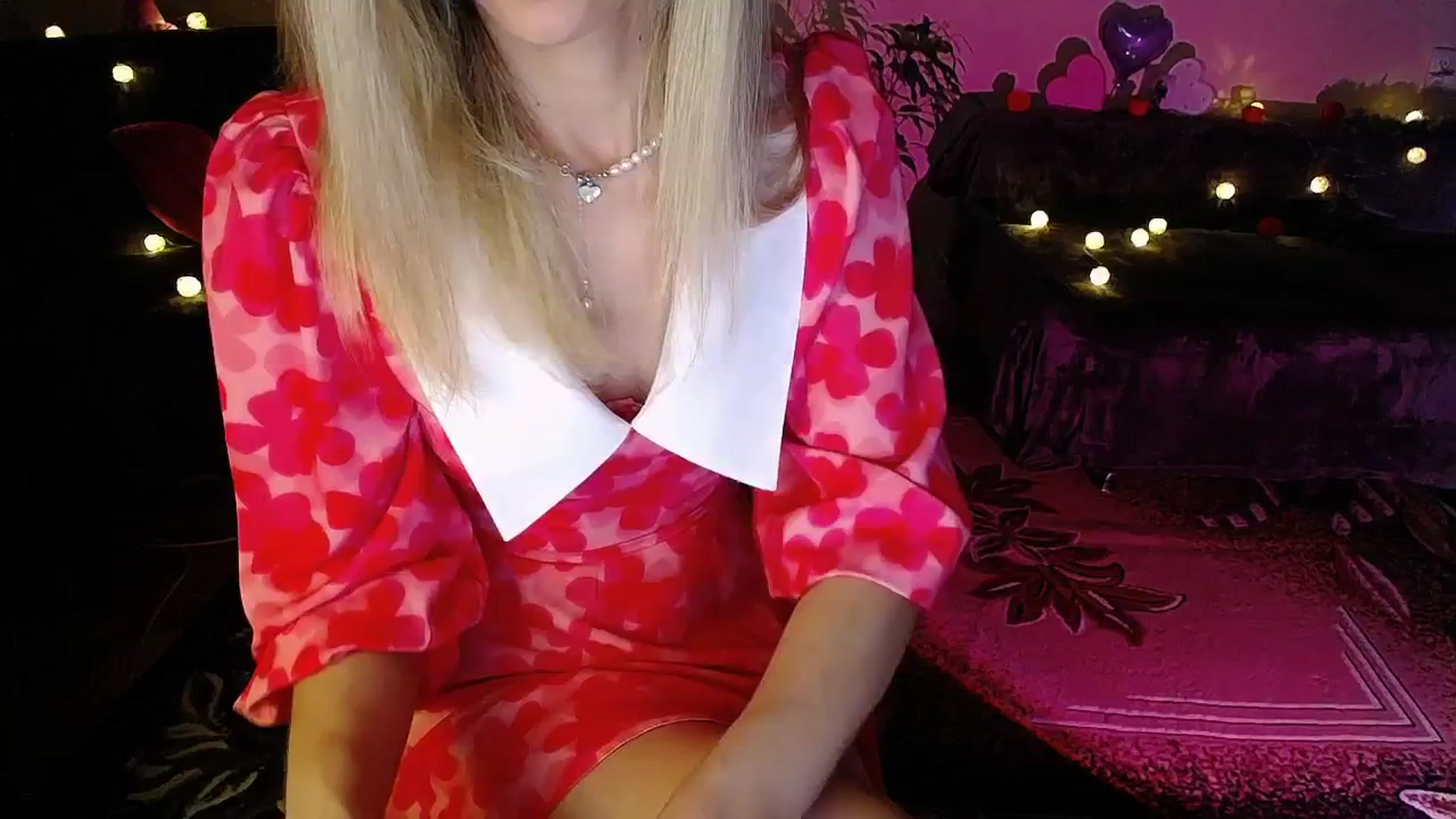 Gallery image thumbnail from Sunshine_alis's myfreecams stream on, 08/07/2025, 18:08 image 6 of 20