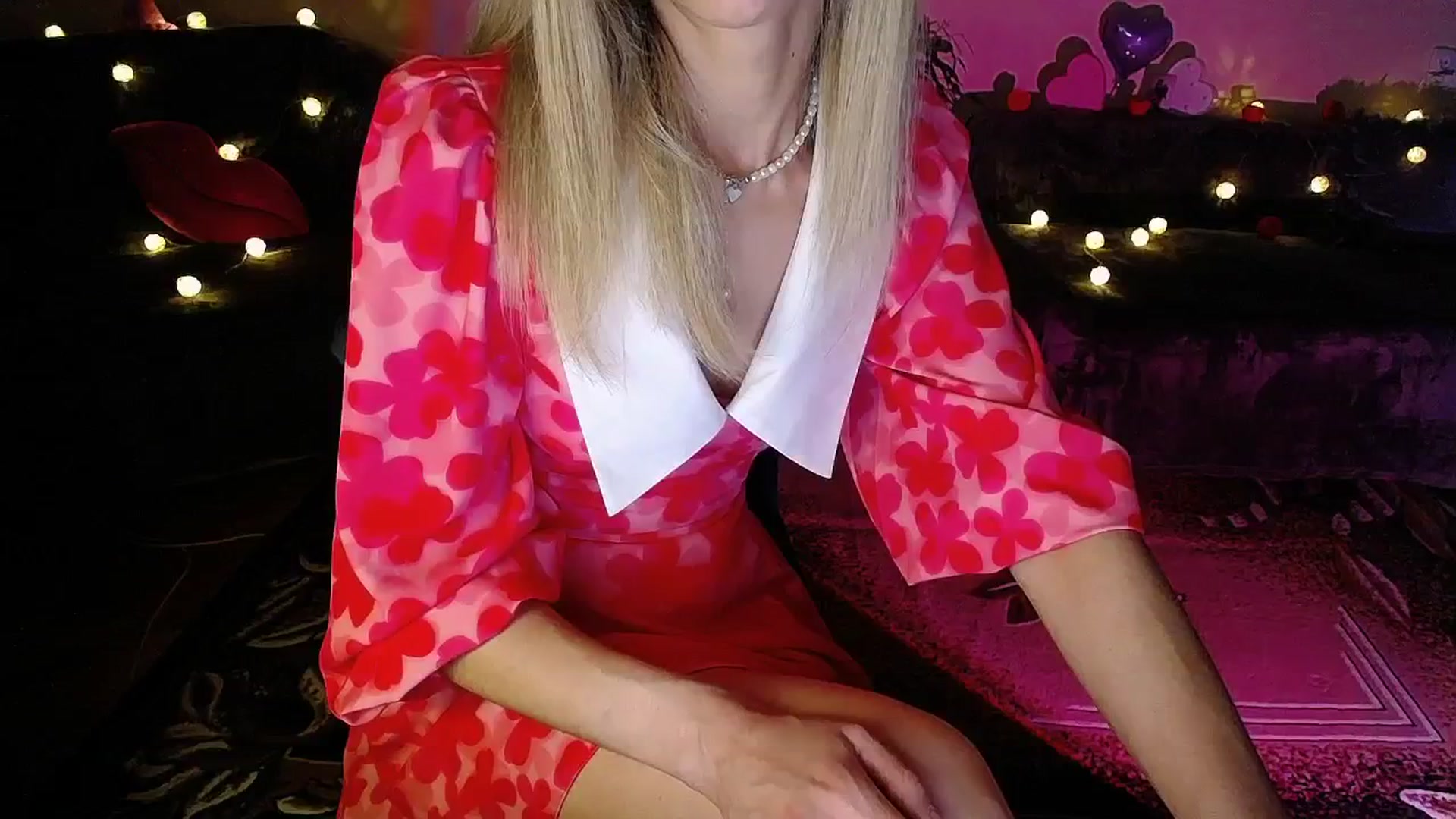 Gallery image thumbnail from Sunshine_alis's myfreecams stream on, 08/07/2025, 18:08 image 5 of 20