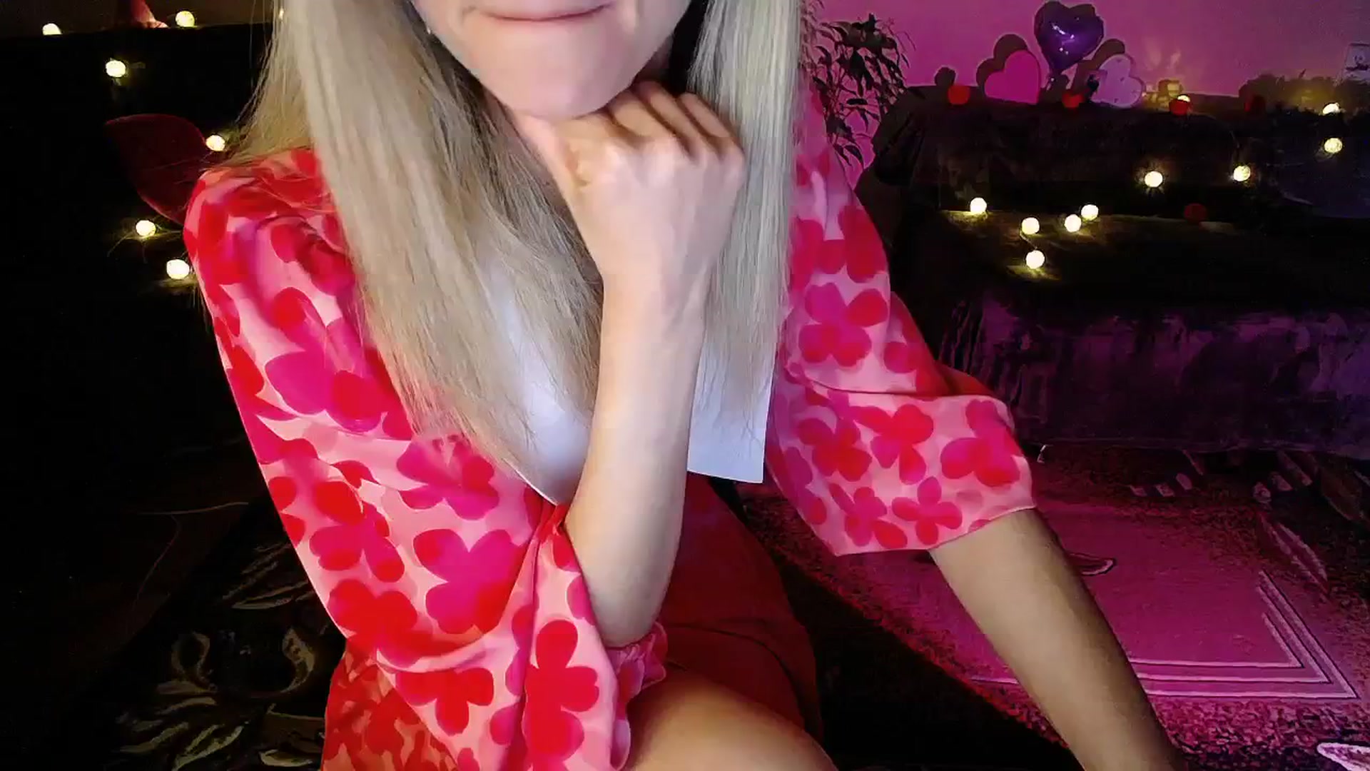 Gallery image thumbnail from Sunshine_alis's myfreecams stream on, 08/07/2025, 18:08 image 12 of 20
