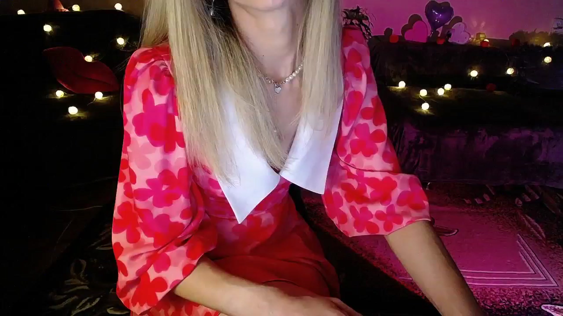 Gallery image thumbnail from Sunshine_alis's myfreecams stream on, 08/07/2025, 18:08 image 14 of 20