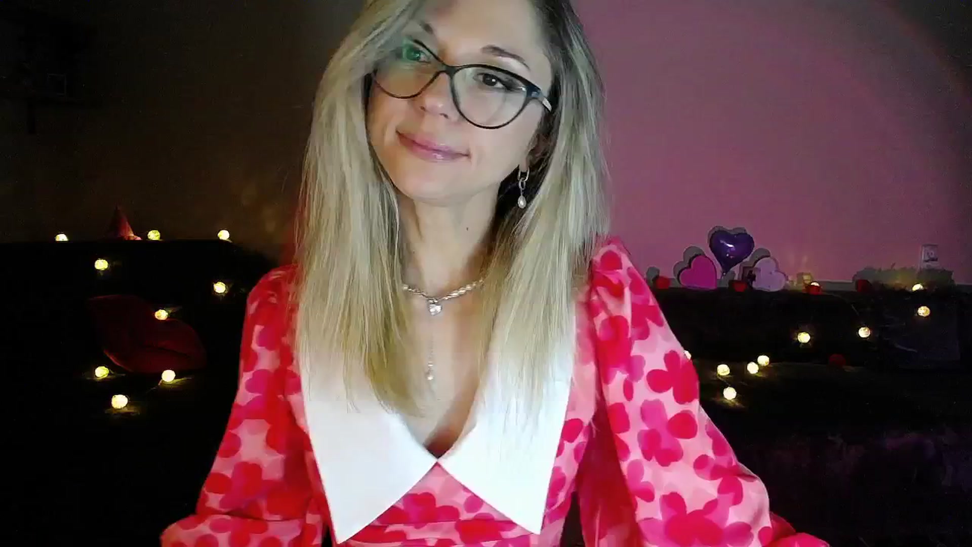 Gallery image thumbnail from Sunshine_alis's myfreecams stream on, 08/07/2025, 19:05 image 19 of 20