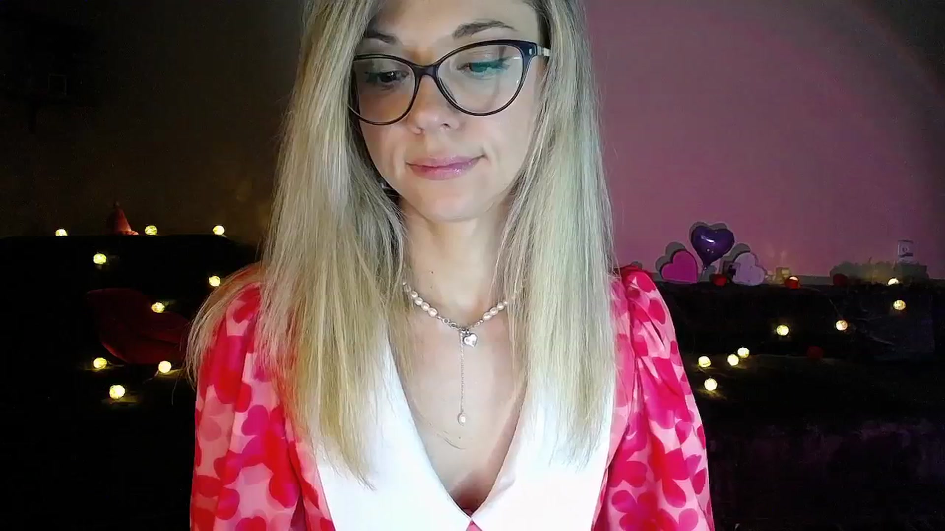 Gallery image thumbnail from Sunshine_alis's myfreecams stream on, 08/07/2025, 19:05 image 12 of 20