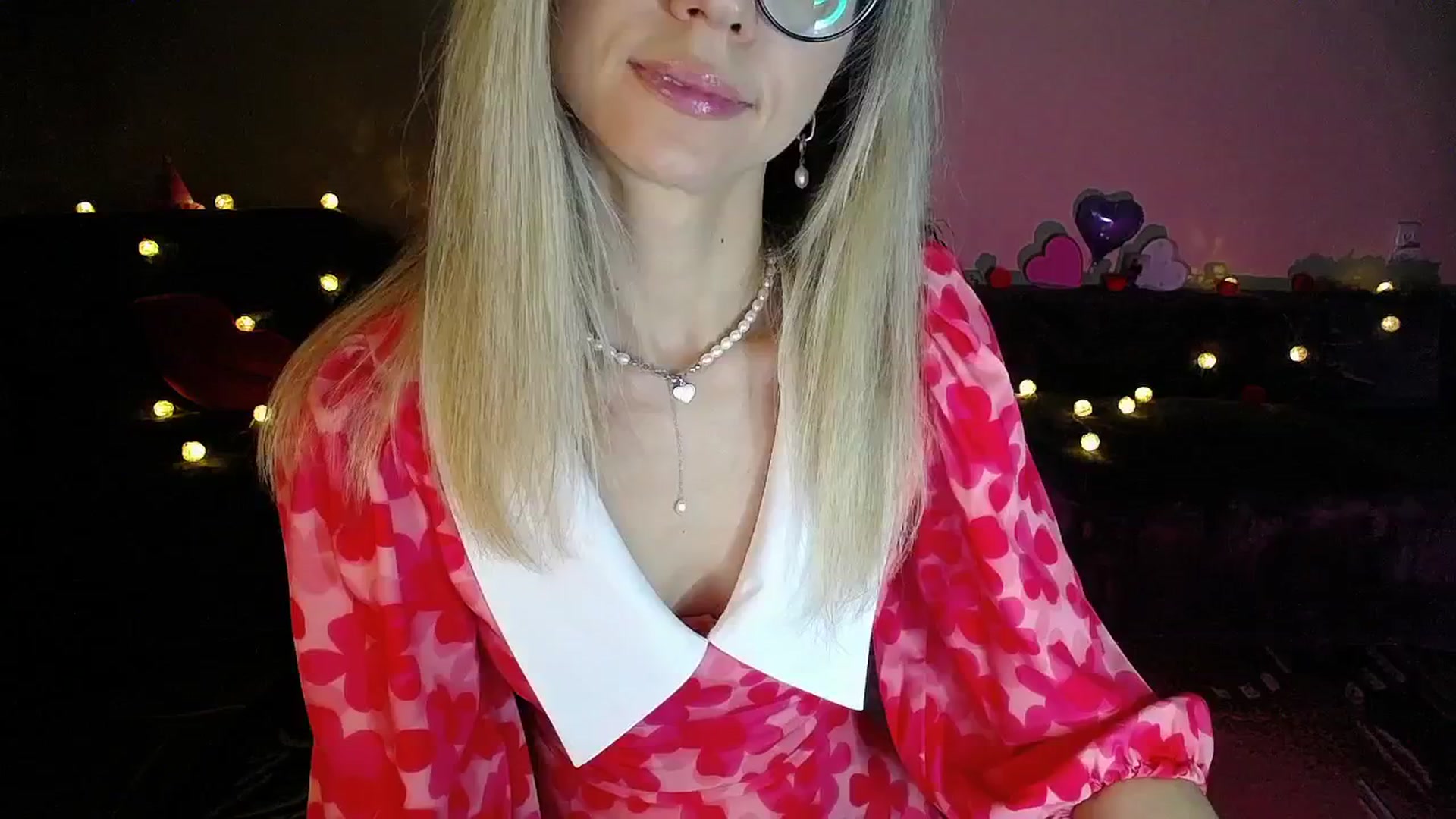 Gallery image thumbnail from Sunshine_alis's myfreecams stream on, 08/07/2025, 19:05 image 6 of 20