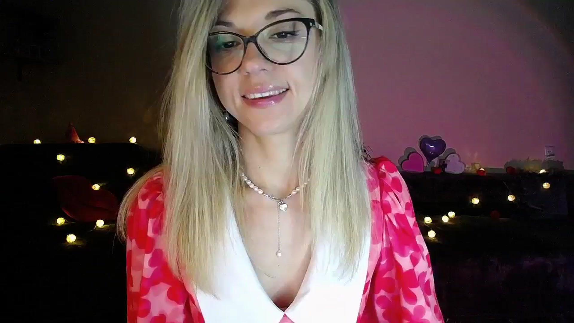 Gallery image thumbnail from Sunshine_alis's myfreecams stream on, 08/07/2025, 19:05 image 13 of 20