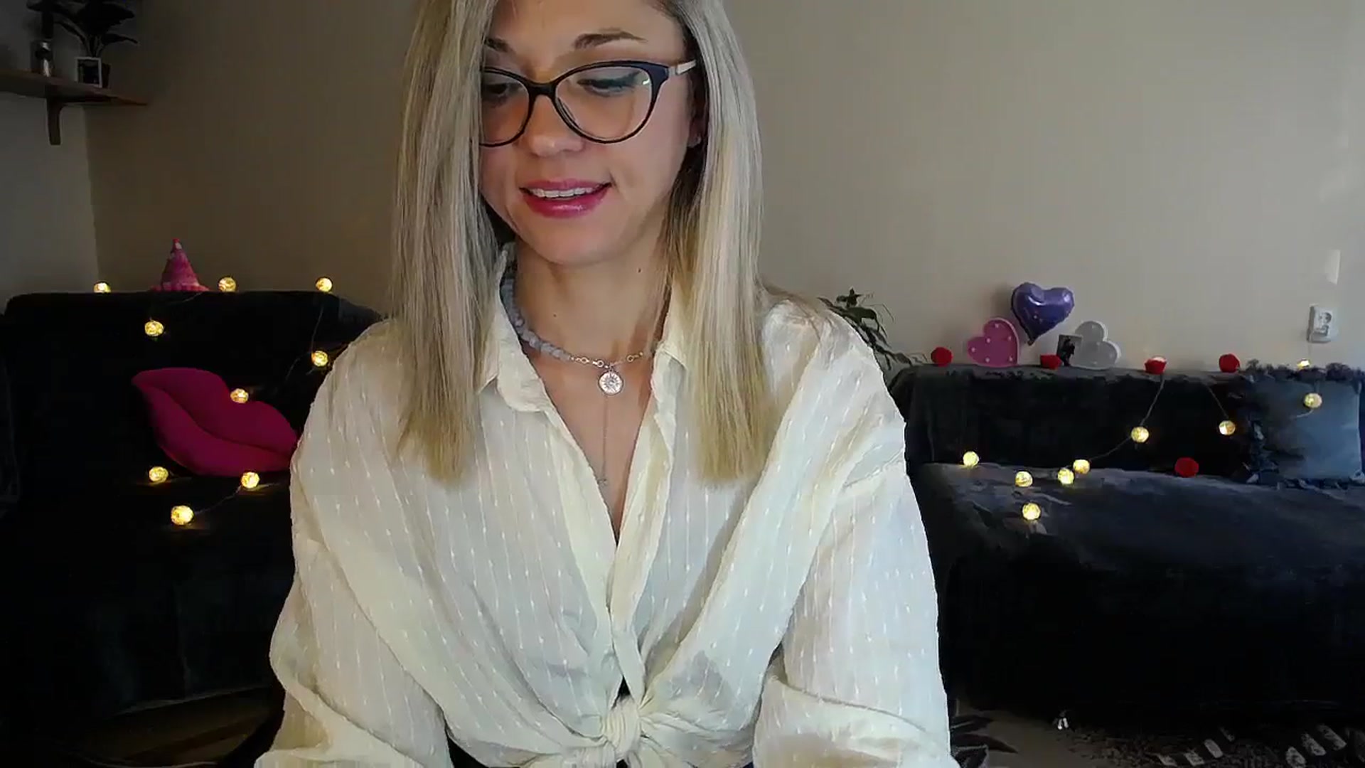 Gallery image thumbnail from Sunshine_alis's myfreecams stream on, 08/11/2025, 18:05 image 3 of 20
