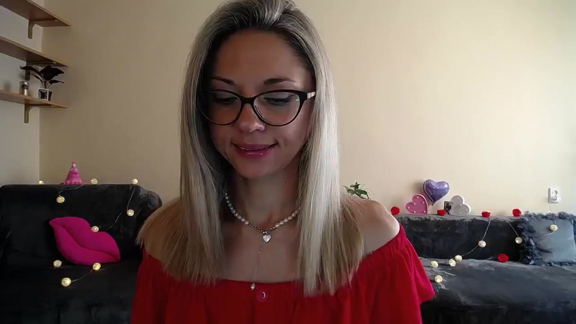 Gallery image thumbnail from Sunshine_alis's myfreecams stream on, 08/12/2025, 16:03 image 1 of 20