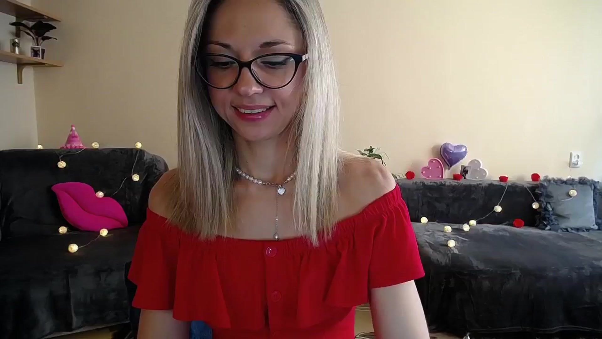 Gallery image thumbnail from Sunshine_alis's myfreecams stream on, 08/12/2025, 16:03 image 13 of 20