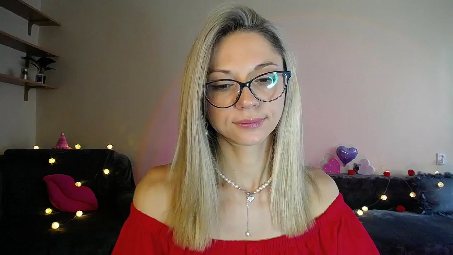 Gallery image thumbnail from Sunshine_alis's myfreecams stream on, 08/12/2025, 16:31 image 16 of 20