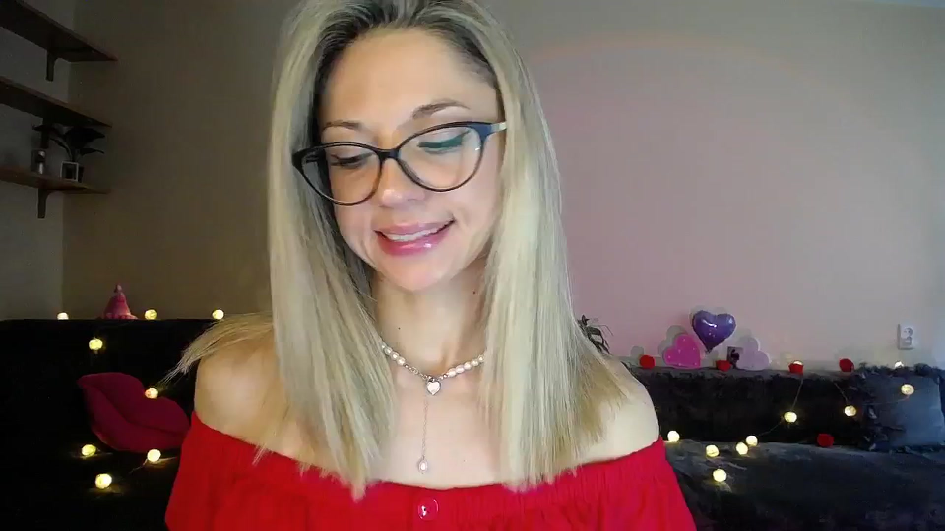 Gallery image thumbnail from Sunshine_alis's myfreecams stream on, 08/12/2025, 17:00 image 1 of 20