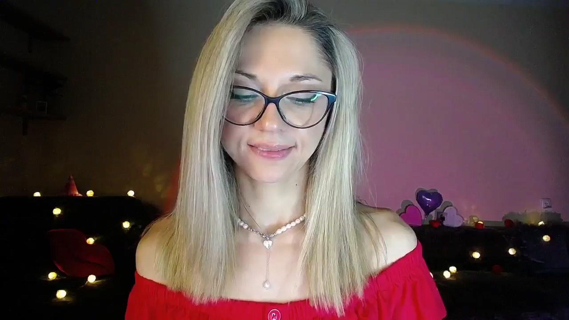 Gallery image thumbnail from Sunshine_alis's myfreecams stream on, 08/12/2025, 19:25 image 13 of 20