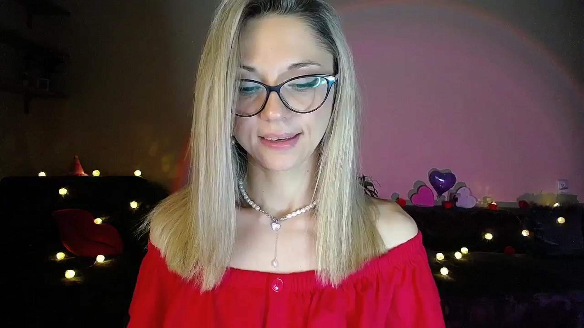Gallery image thumbnail from Sunshine_alis's myfreecams stream on, 08/12/2025, 19:25 image 18 of 20