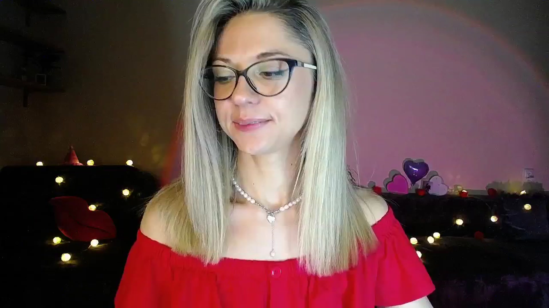 Gallery image thumbnail from Sunshine_alis's myfreecams stream on, 08/12/2025, 19:25 image 17 of 20