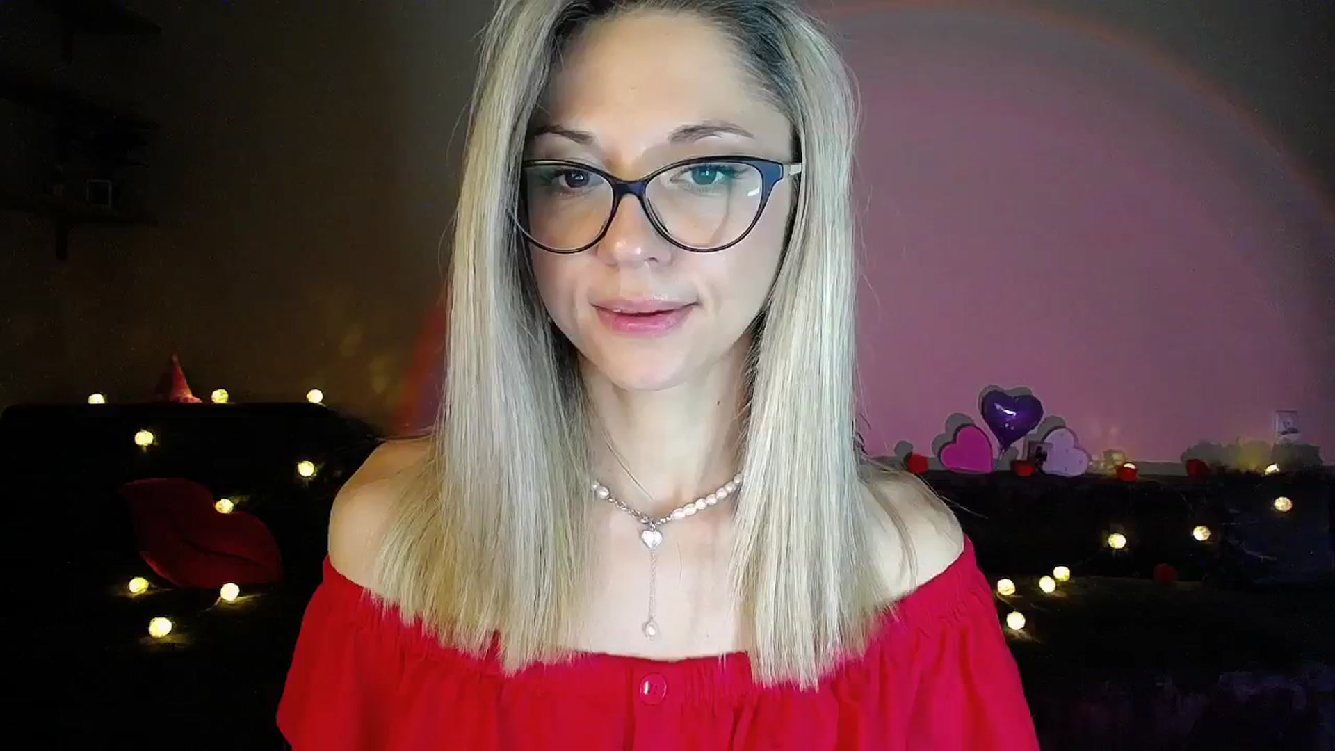 Gallery image thumbnail from Sunshine_alis's myfreecams stream on, 08/12/2025, 19:25 image 14 of 20